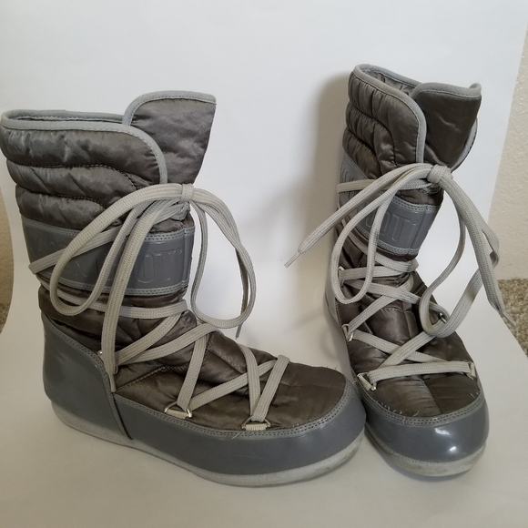 napoleon moon boots